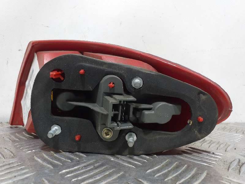 Recambio de piloto trasero izquierdo para alfa romeo 147 (190) 1.6 t.spark distinctive referencia OEM IAM 0046556346  