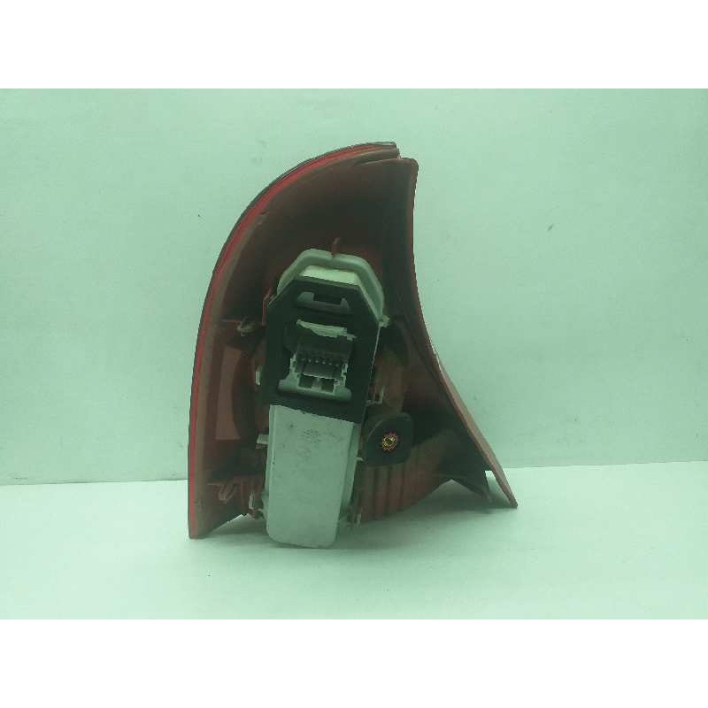 Recambio de piloto trasero derecho para renault clio ii fase ii (b/cb0) authentique referencia OEM IAM 8200917487  