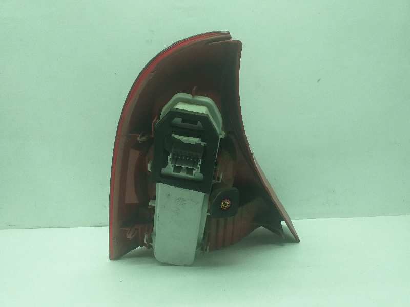 Recambio de piloto trasero derecho para renault clio ii fase ii (b/cb0) authentique referencia OEM IAM 8200917487  