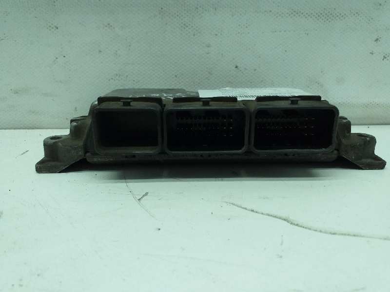 Recambio de centralita motor uce para citroën saxo 1.5 d x referencia OEM IAM 281001839 9630059880 