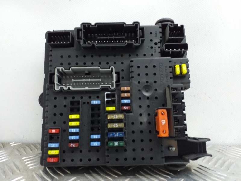 Recambio de caja reles / fusibles para volvo xc70 d5 awd momentum referencia OEM IAM 8676391 12217799 