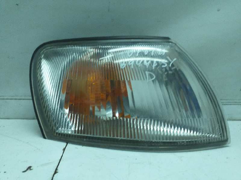 Recambio de piloto delantero derecho para toyota carina (t19) 2.0 berlina referencia OEM IAM   