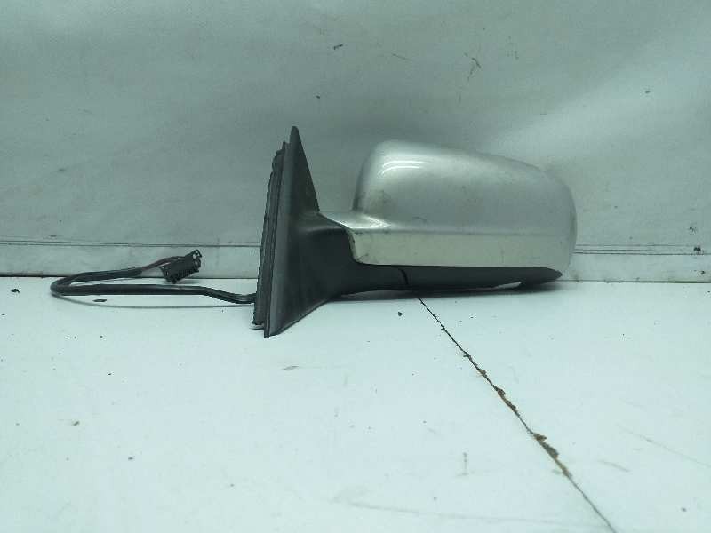 Recambio de retrovisor izquierdo para volkswagen passat variant (3b5) comfortline referencia OEM IAM  ELECTRICO PLATA