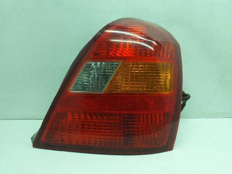 Recambio de piloto trasero derecho para hyundai elantra (xd) 1.6 gls (5-ptas.) referencia OEM IAM 924022D210  