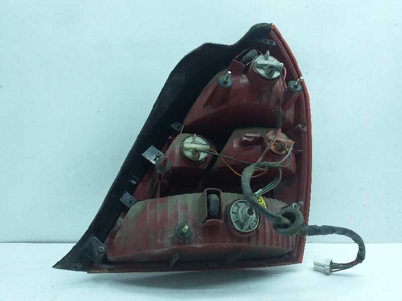 Recambio de piloto trasero izquierdo para hyundai elantra (xd) 1.6 gls (5-ptas.) referencia OEM IAM 924112D200  