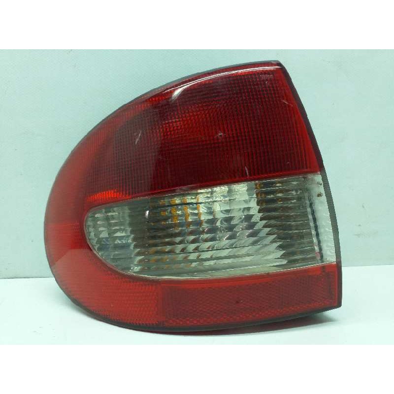 Recambio de piloto trasero izquierdo para renault megane i fase 2 classic (la..) 1.9 d expression referencia OEM IAM 7700428058 