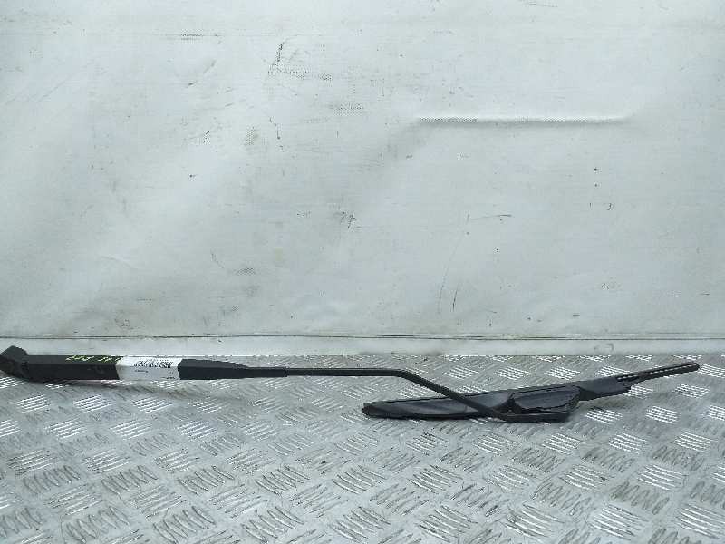 Recambio de brazo limpia delantero derecho para peugeot 1007 dolce referencia OEM IAM   