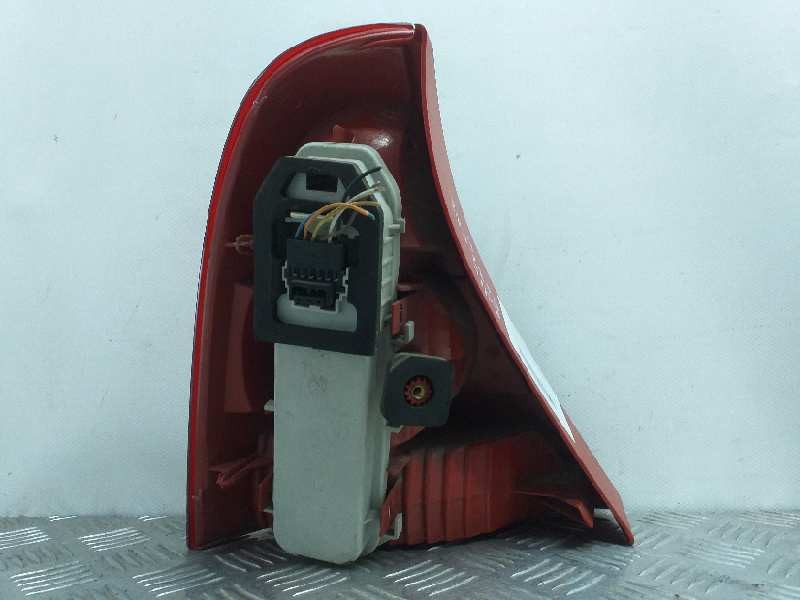 Recambio de piloto trasero derecho para renault clio ii fase ii (b/cb0) authentique referencia OEM IAM   