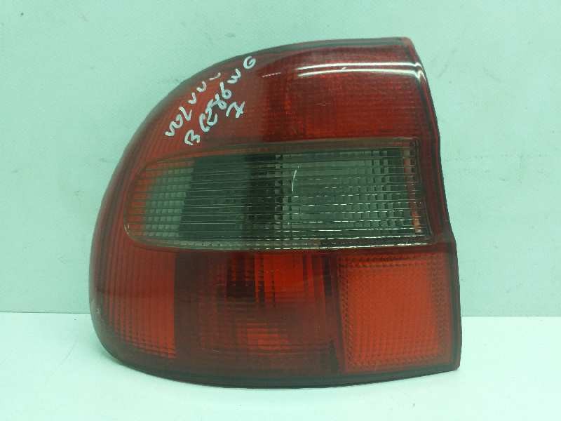 Recambio de piloto trasero izquierdo para volvo v40 familiar 1.8i referencia OEM IAM   