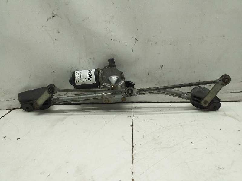 Recambio de motor limpia delantero para toyota corolla (e12) 1.4 c monovolumen referencia OEM IAM 404749  