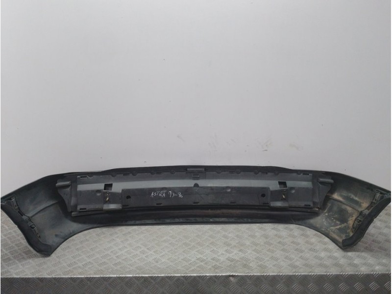 Recambio de paragolpes trasero para opel astra f berlina básico referencia OEM IAM  NEGRO 