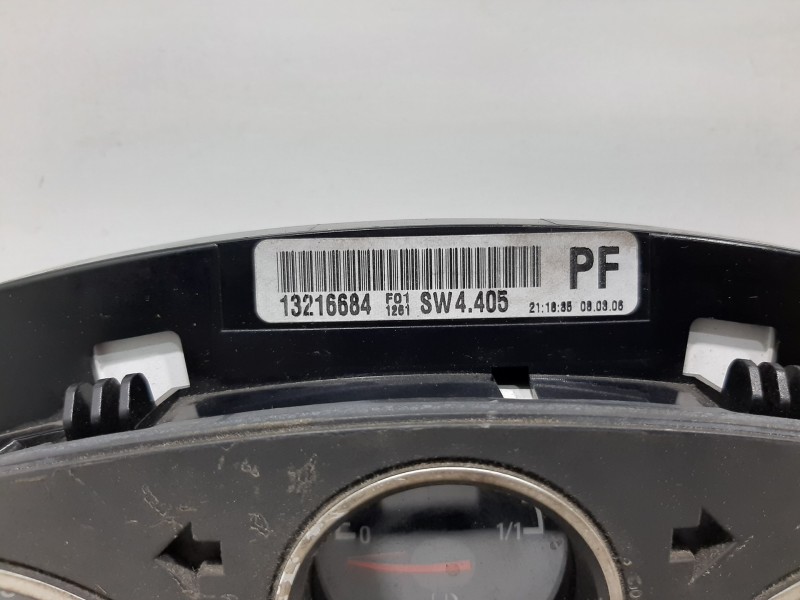Recambio de cuadro instrumentos para opel zafira b cosmo referencia OEM IAM 13216684  