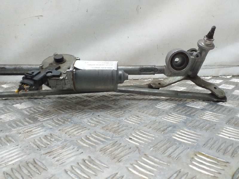 Recambio de motor limpia delantero para opel zafira b family referencia OEM IAM   