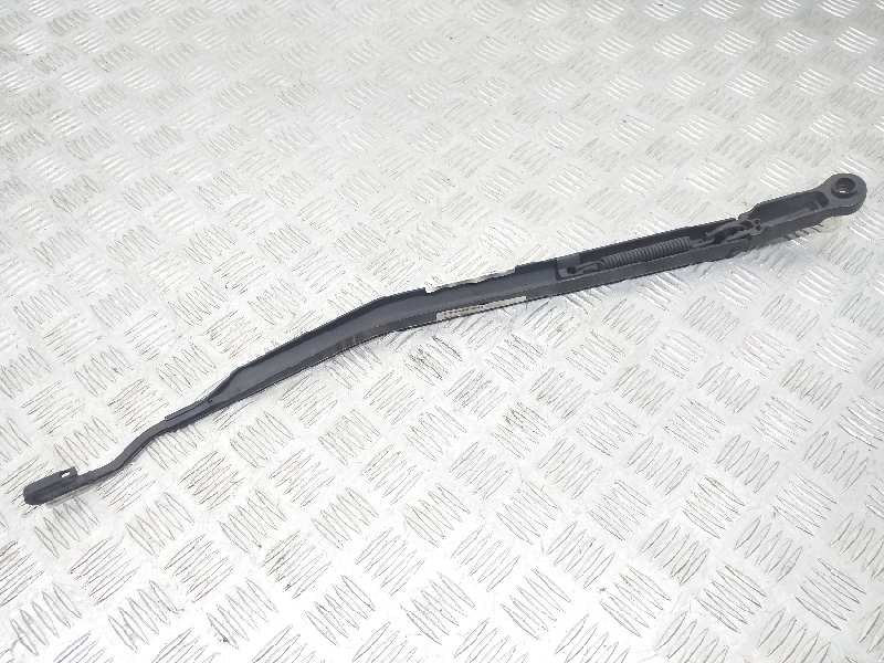 Recambio de brazo limpia delantero derecho para nissan primera berlina (p12) acenta referencia OEM IAM   