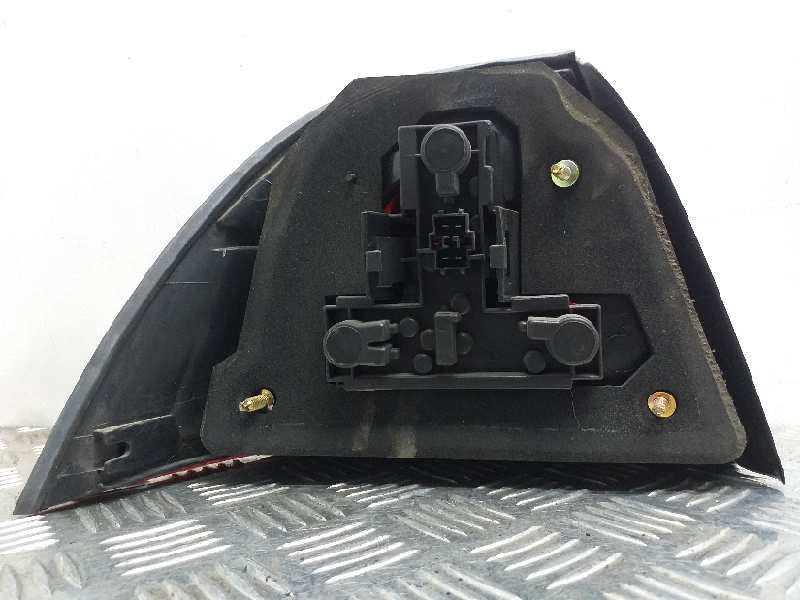 Recambio de piloto trasero derecho para saab 9-5 sedán 2.0 t ecopower referencia OEM IAM   