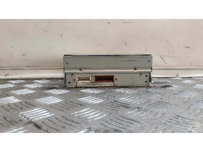 Recambio de pantalla multifuncion para nissan primera berlina (p12) acenta referencia OEM IAM   