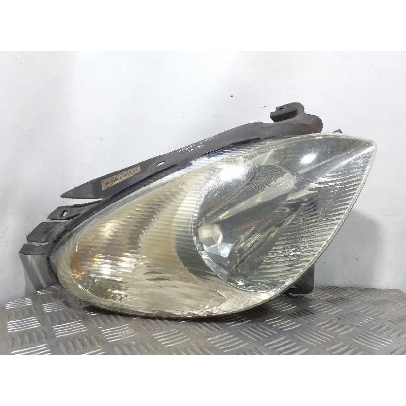 Recambio de faro derecho para citroën xsara picasso 2.0 hdi referencia OEM IAM 6205W0  