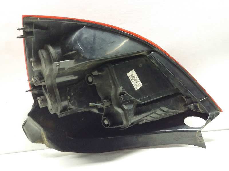 Recambio de piloto trasero izquierdo para renault megane ii berlina 3p confort dynamique referencia OEM IAM 8200073236  