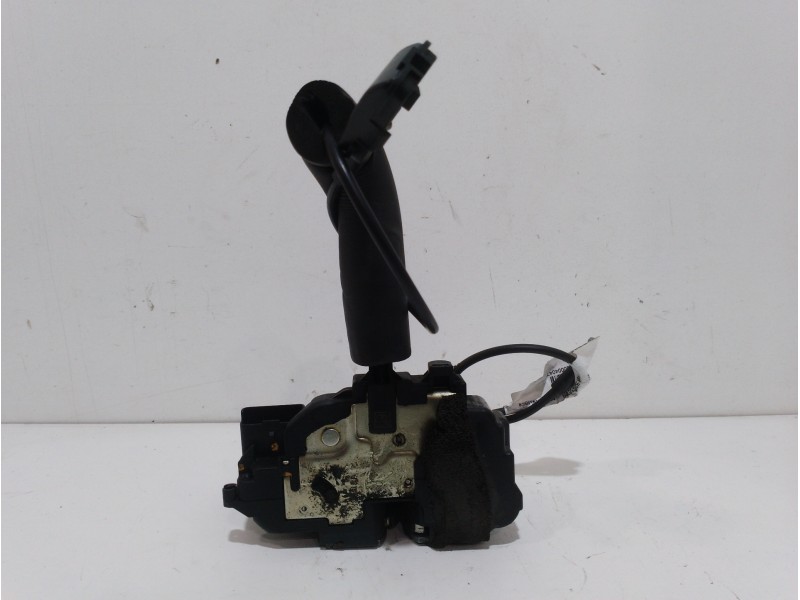 Recambio de cerradura puerta trasera derecha para renault megane iii sport tourer emotion referencia OEM IAM 825028873R  