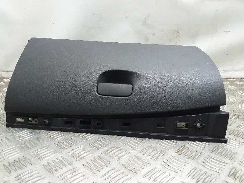 Recambio de guantera para renault megane iii sport tourer emotion referencia OEM IAM 685600001R  