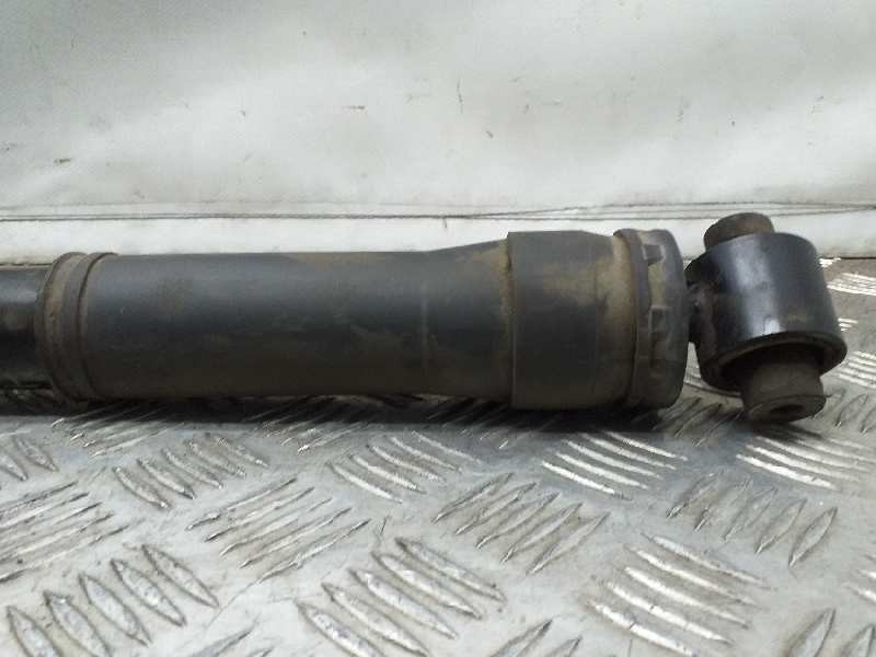 Recambio de amortiguador trasero derecho para renault megane iii sport tourer emotion referencia OEM IAM   