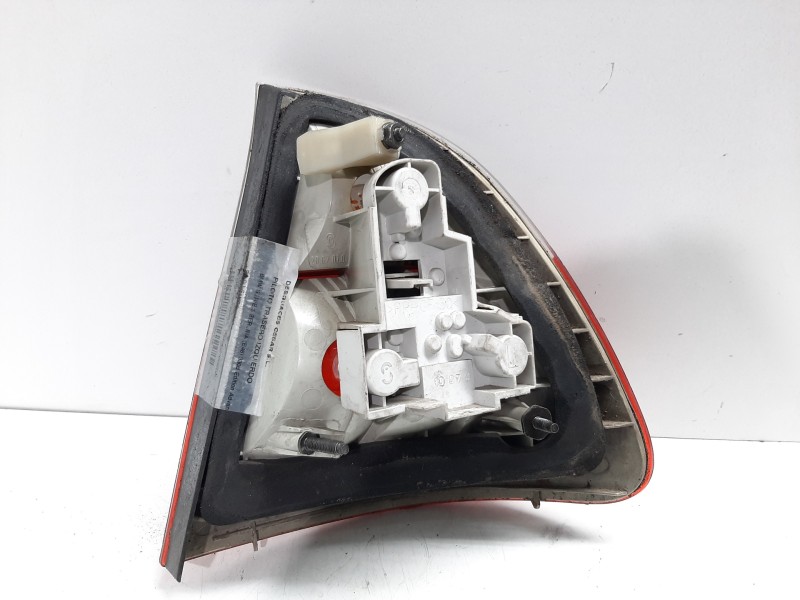 Recambio de piloto trasero izquierdo para bmw serie 3 berlina (e46) 330d edition advance referencia OEM IAM 63216946535  