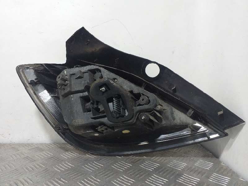 Recambio de piloto trasero derecho para opel astra h berlina elegance referencia OEM IAM 93190305  