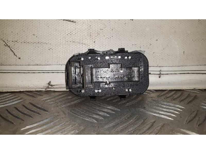 Recambio de mando elevalunas delantero izquierdo para ford focus berlina (cak) ghia referencia OEM IAM 1091483  