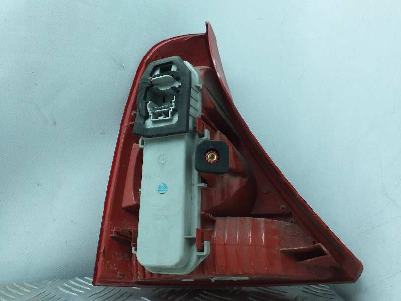 Recambio de piloto trasero derecho para renault clio ii fase ii (b/cb0) authentique confort referencia OEM IAM 8200917487  