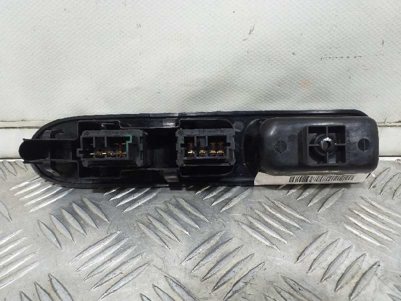Recambio de mando elevalunas delantero izquierdo para peugeot 307 (s1) xr referencia OEM IAM 6554E4  