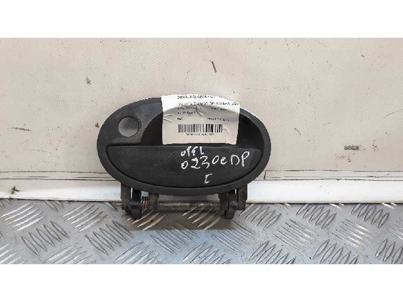Recambio de maneta exterior delantera izquierda para opel corsa c club referencia OEM IAM    Recambio de maneta exterior delantera izquierda para opel corsa c club referencia OEM IAM
