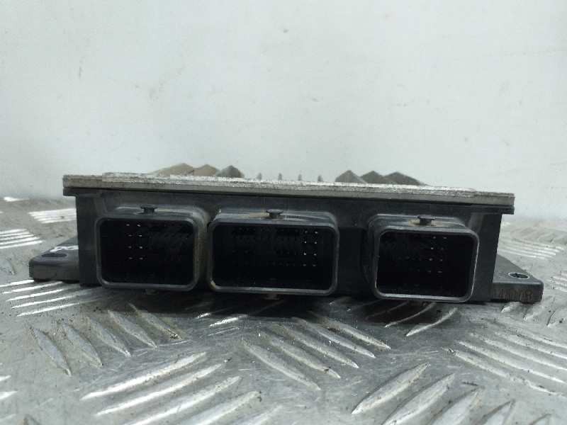 Recambio de centralita motor uce para renault grand modus dynamique referencia OEM IAM 8200911560 8200909666 