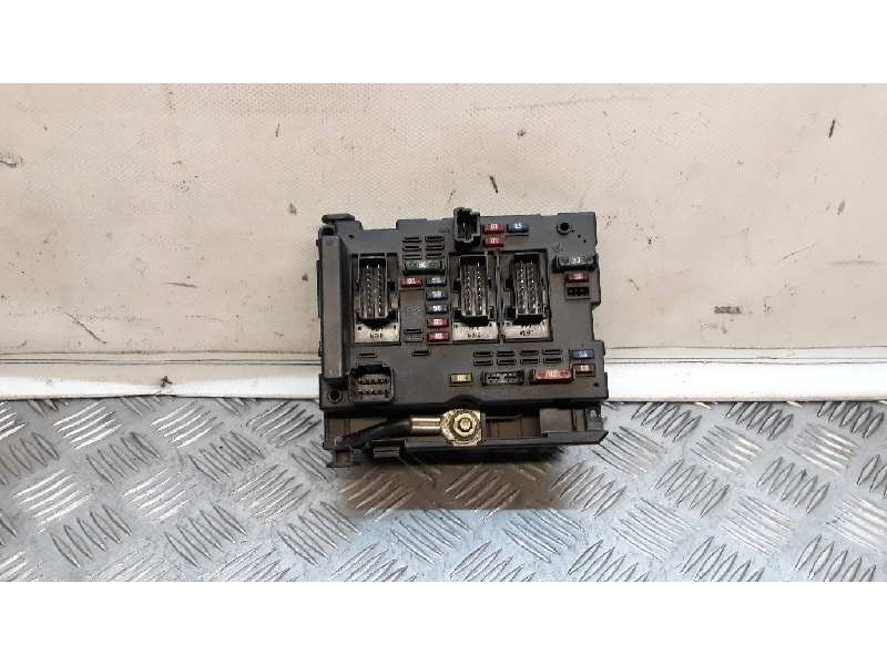 Recambio de caja reles / fusibles para peugeot 307 (s1) xt referencia OEM IAM 9643538080  