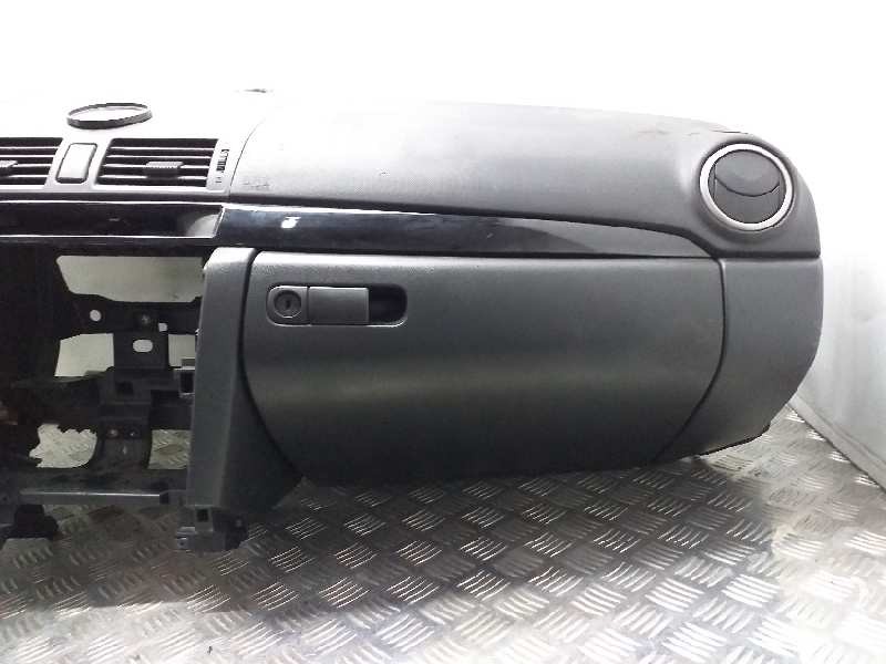 Recambio de salpicadero para mazda 3 berlina (bk) 1.6 crdt active referencia OEM IAM   
