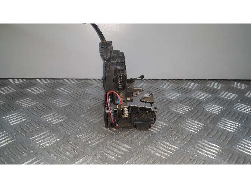 Recambio de cerradura puerta delantera izquierda para seat toledo (1m2) signo referencia OEM IAM 3B1837015A  