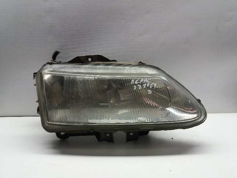 Recambio de faro derecho para renault espace /grand espace (je0) 2.0 espace rn referencia OEM IAM 7701038272  
