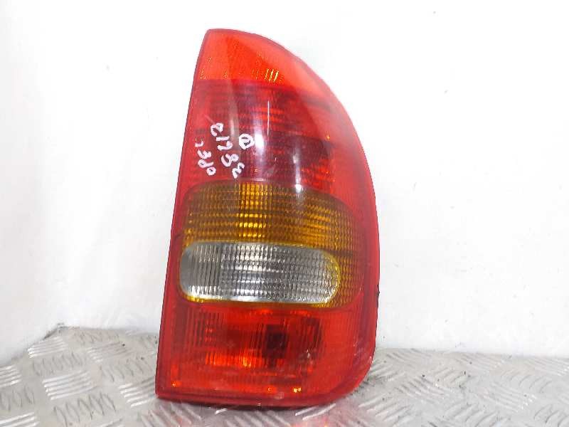 Recambio de piloto trasero derecho para opel corsa a swing-in referencia OEM IAM 90010032  