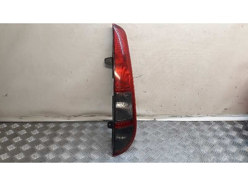 Recambio de piloto trasero derecho para ford focus berlina (cap) ghia referencia OEM IAM   