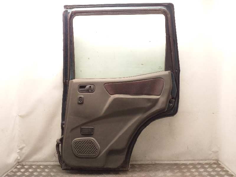 Recambio de puerta trasera derecha para nissan terrano/terrano.ii (r20) 2.7 turbodiesel referencia OEM IAM  VERDE 