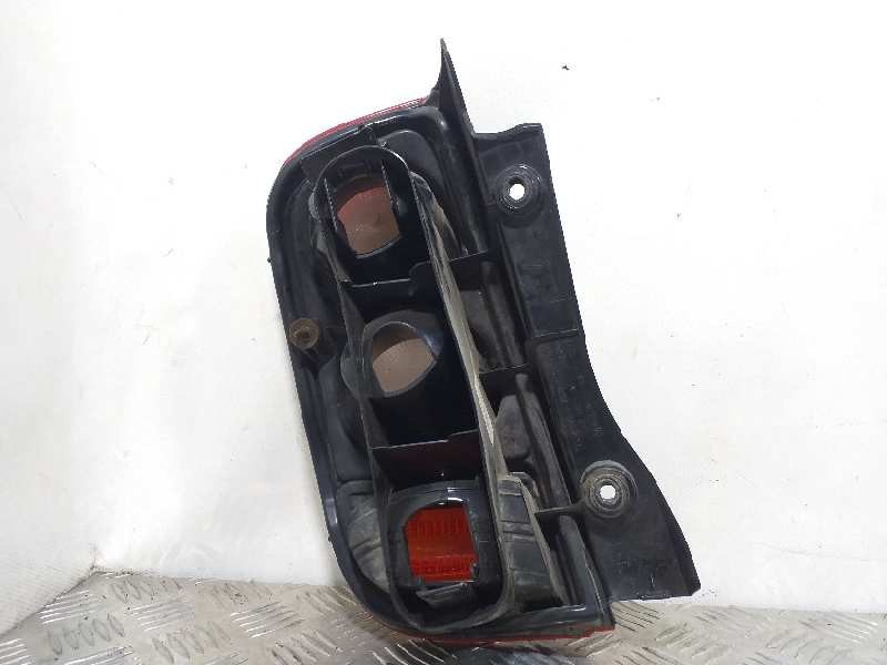 Recambio de piloto trasero derecho para nissan micra (k12e) acenta referencia OEM IAM 26554AX720  