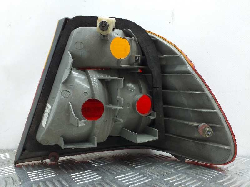 Recambio de piloto trasero izquierdo para bmw serie 3 berlina (e46) 320i referencia OEM IAM 63216946533  