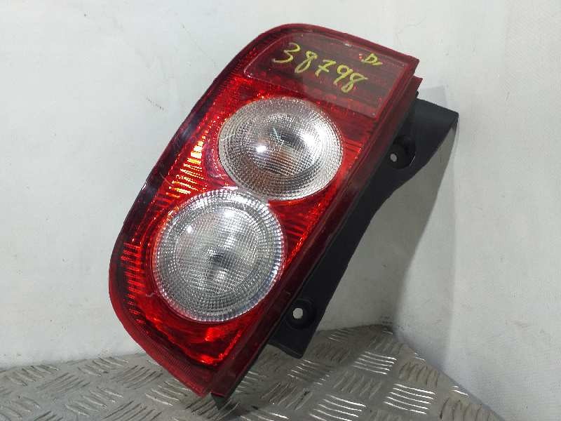 Recambio de piloto trasero derecho para nissan micra (k12e) acenta referencia OEM IAM 26554AX720  