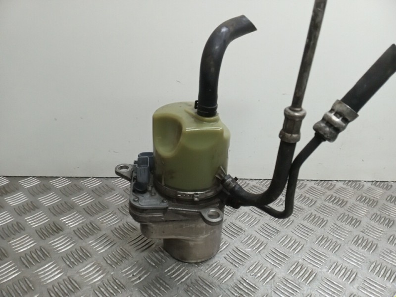 Recambio de bomba direccion para volvo v50 familiar 2.0 d kinetic referencia OEM IAM 4N513K514DJ  