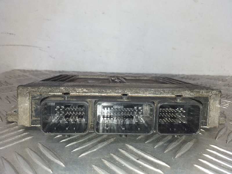 Recambio de centralita motor uce para citroën saxo 1.4 sx referencia OEM IAM 964698890  