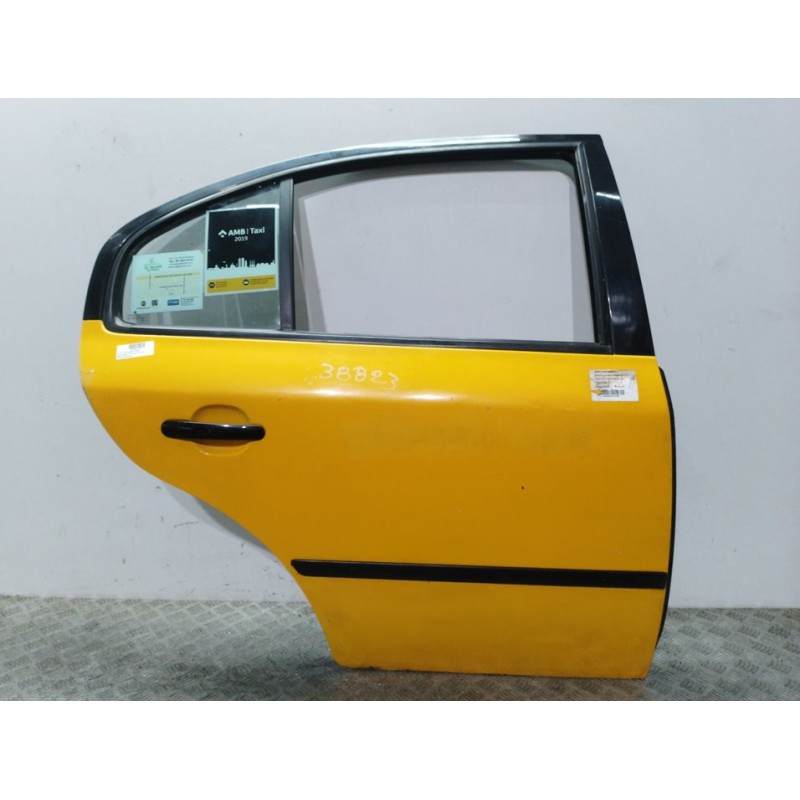 Recambio de puerta trasera derecha para skoda octavia berlina (1u2) tour referencia OEM IAM 1U4833056 TAXI 