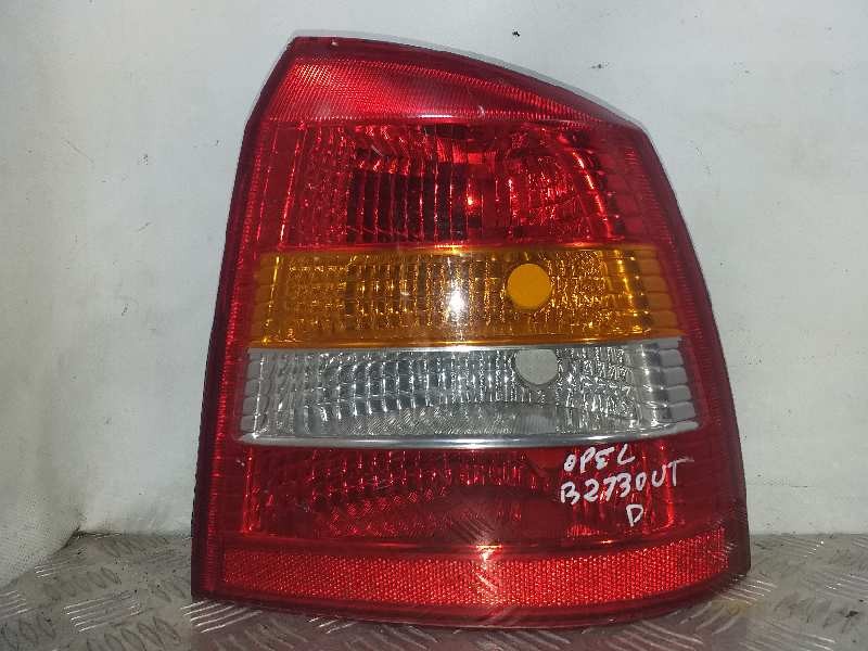 Recambio de piloto trasero derecho para opel astra g berlina comfort referencia OEM IAM 09117404  