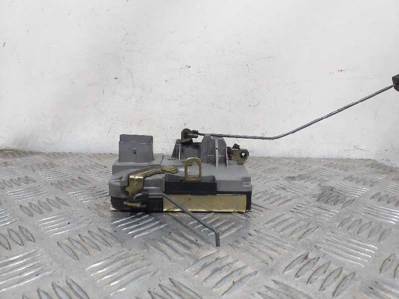 Recambio de cerradura puerta lateral derecha para peugeot 206 berlina referencia OEM IAM   