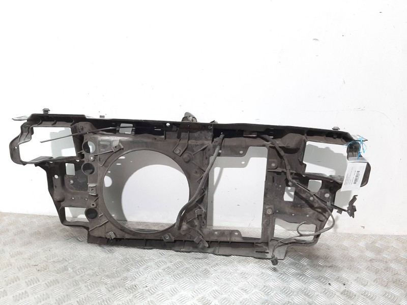 Recambio de panel frontal para volkswagen polo berlina (6n2) trendline referencia OEM IAM 6N0803106A  
