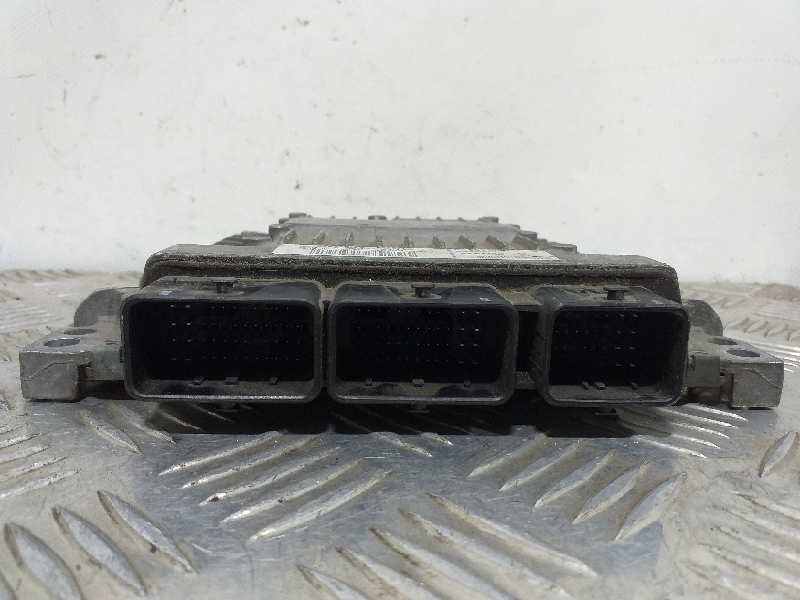 Recambio de centralita motor uce para renault scenic ii dynamique referencia OEM IAM S122326111A 8200766462 