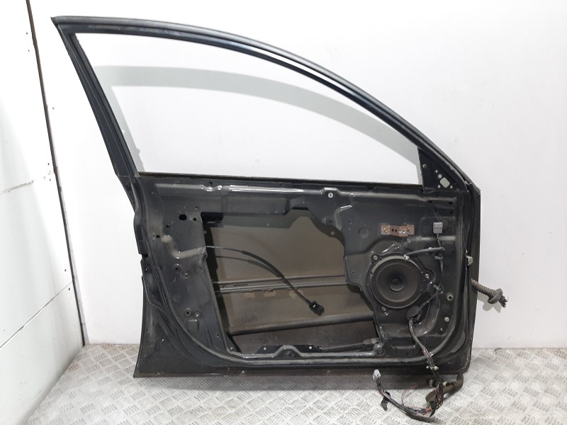 Recambio de puerta delantera izquierda para nissan primera berlina (p12) acenta referencia OEM IAM 80101BA030 NEGRO 